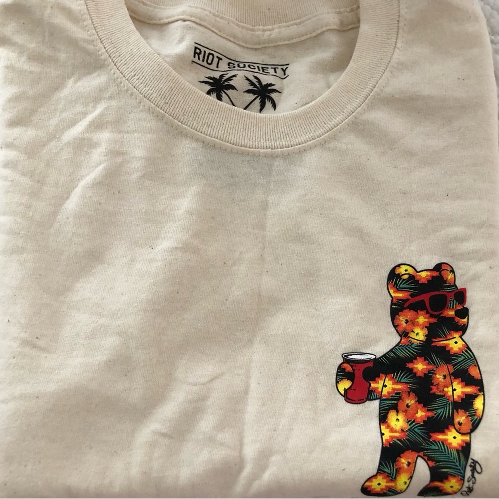 Riot Society Men’s Beige Tee with Floral Bear